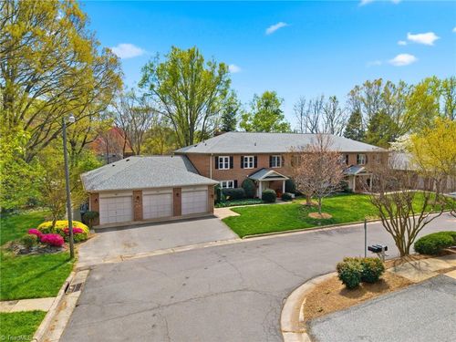 879 Brookleigh Ct, Winston Salem, NC, 27104-1248 | Card Image