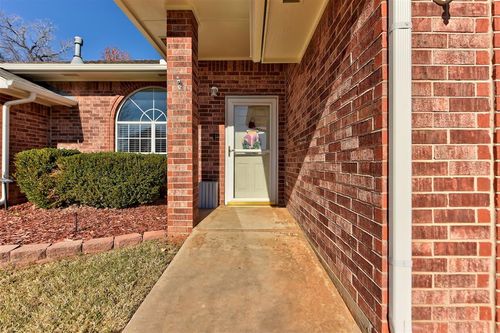 1715 Concord Drive, Norman, OK, 73071 | Card Image