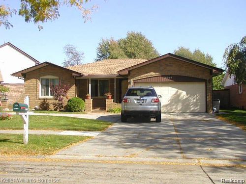 2952 Sylvan Dr, Sterling Heights, MI, 48310-3079 | Card Image
