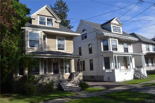 105 W 4th St, Oswego, NY, 13126-2002 | Card Image