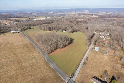 7355 Penn Ave, Somerset, PA, 15501-7371 | Card Image