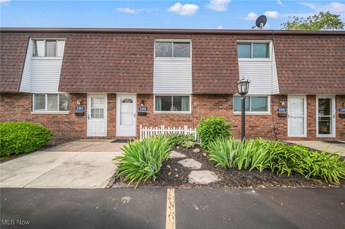 2594 Shakespeare Ln, Avon, OH, 44011-1929 | Card Image