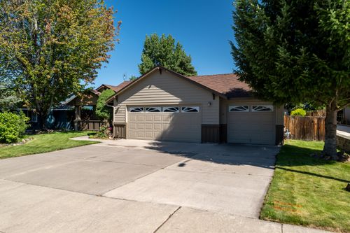 857 Nw Poplar Ave, Redmond, OR, 97756-1060 | Card Image