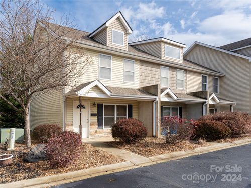 21 English Ivy Road, Asheville, NC, 28806 | Card Image