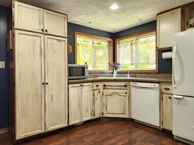 Who doesn't love a built-in pantry?! | Image 5