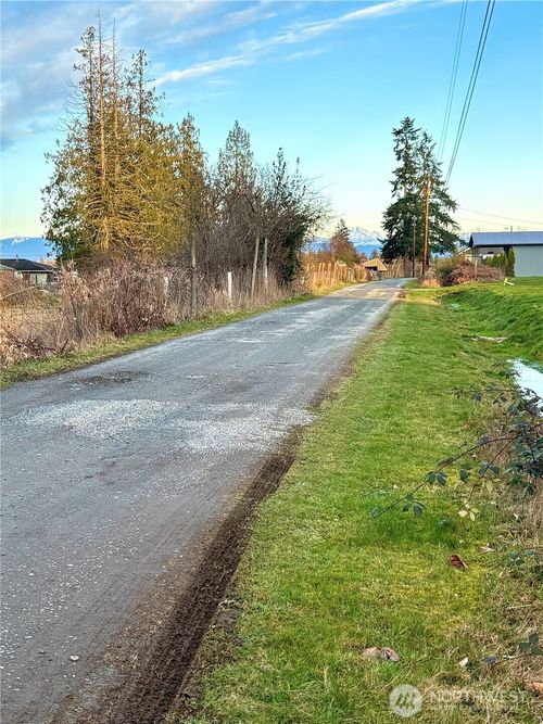 17810 11th Ave Ne, Arlington, WA, 98223-9625 | Card Image