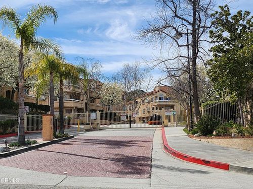 137-19847 Sandpiper Pl, Newhall, CA, 91321-4330 | Card Image