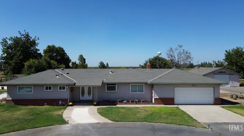 10413 Pioneer Ave, Oakdale, CA, 95361-9719 | Card Image