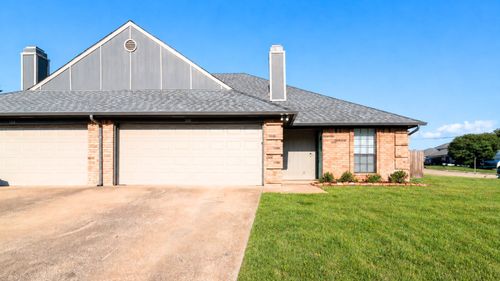 300-304 Moore Creek Rd, Hurst, TX, 76053-6425 | Card Image
