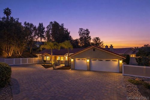 1157 Whispering Highlands Dr, Escondido, CA, 92027-4949 | Card Image