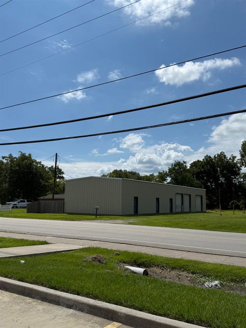 717-2727 Western Ave, West Orange, TX, 77630-6135 | Card Image