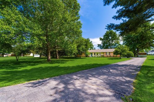 8300 Bruce Ct Nw, Canal Winchester, OH, 43110-9603 | Card Image