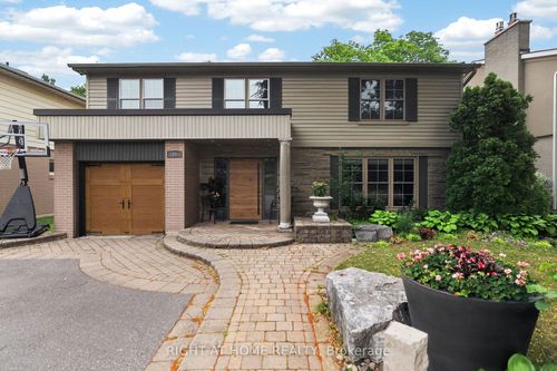 35 Brightbay Cres, Thornhill, ON, L3T1C2 | Card Image