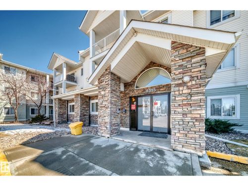 9525 162 Ave Nw, Edmonton, AB, T5Z3V2 | Card Image