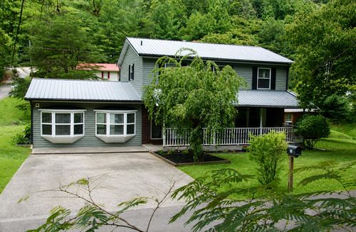 387 Left Penhook Road, Harold, KY, 41635 | Card Image