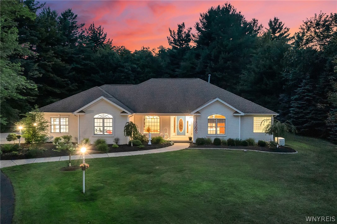 Chestnut Ridge Rd, Orchard Park, NY 14127