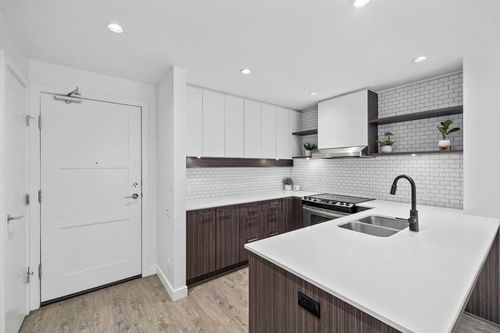 303-553 Foster Ave, Coquitlam, BC, V3J0B5 | Card Image