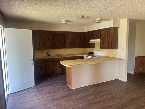 1721 W Walker St, Denison, TX, 75020-1797 | Card Image