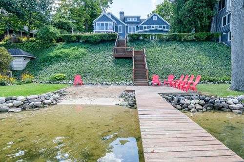 7881 Lakewood Dr, Coloma, MI, 49038-9635 | Card Image