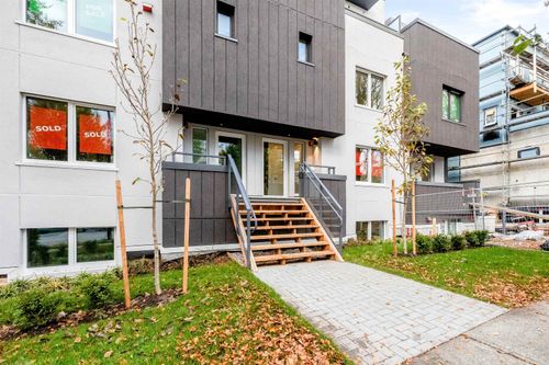 1685 Lakewood Dr, Vancouver, BC, V5N1B6 | Card Image