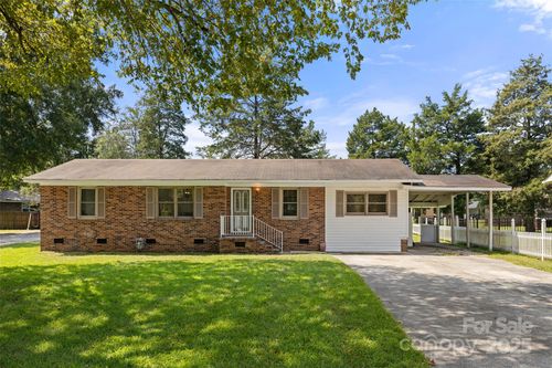 517 Fieldcrest Dr, chester, SC, 29706-5137 | Card Image