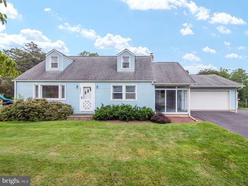 6950 Kernsville Rd, Orefield, PA, 18069-2805 | Card Image