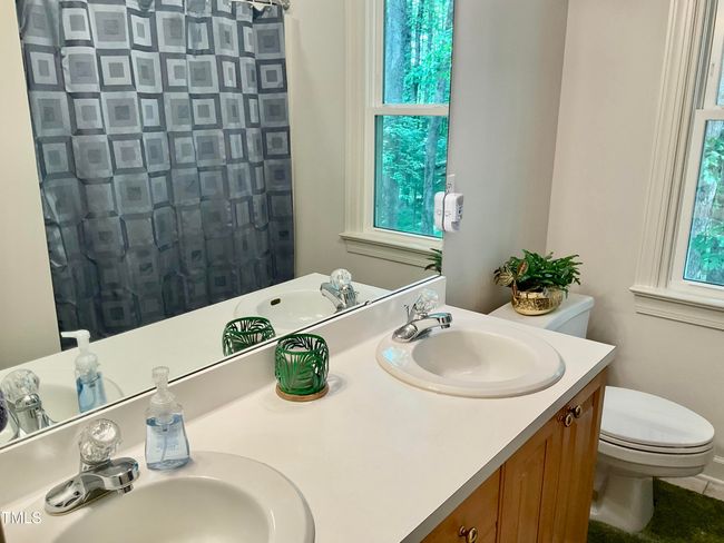 Secondary Bathroom | Image 44
