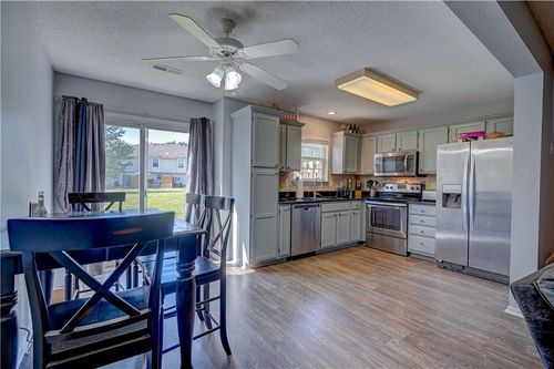 1314 Se Norwood Dr, Lees Summit, MO, 64081-3010 | Card Image