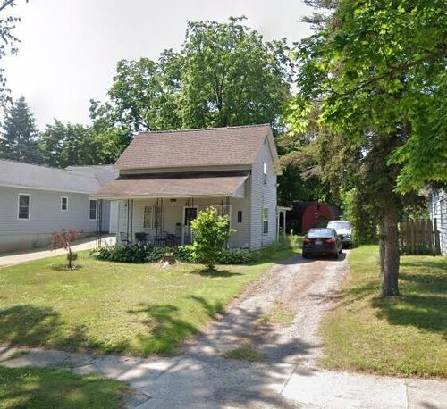 120 Mosser St, Cadillac, MI, 49601-2524 | Card Image
