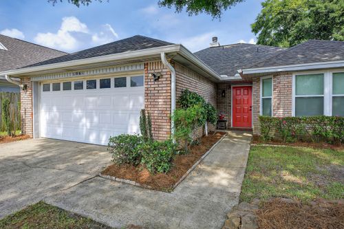 1061 Windmill Dr, Fort Walton Beach, FL, 32547-1458 | Card Image