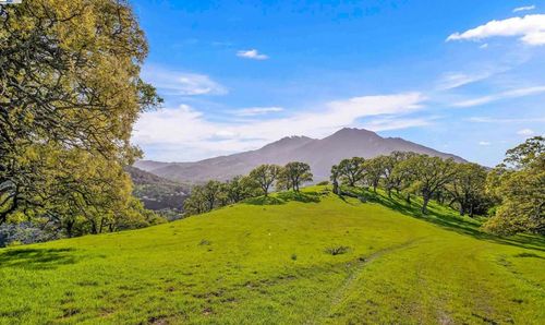 3300 Bragdon Way, Clayton, CA, 94517 | Card Image