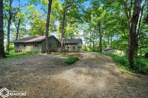 27697 270th St, Eldora, IA, 50627-8217 | Card Image