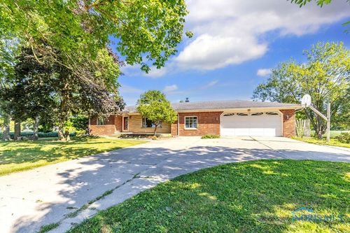 10904 Sylvania Metamora Rd, Berkey, OH, 43504-9742 | Card Image