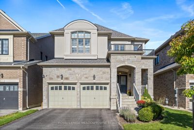 19 Mugford Cres, House other with 4 bedrooms, 3 bathrooms and 6 parking in Brampton ON | Image 2