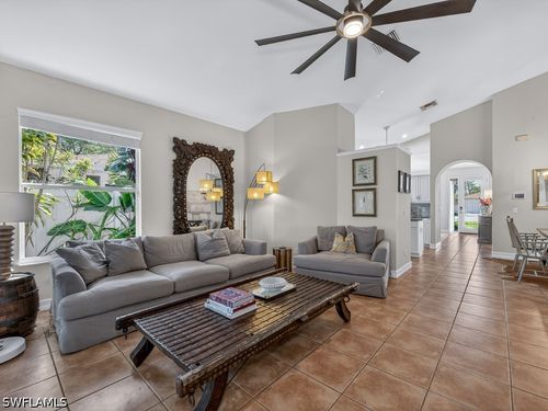 585 104th Ave N, Naples, FL, 34108-3226 | Card Image