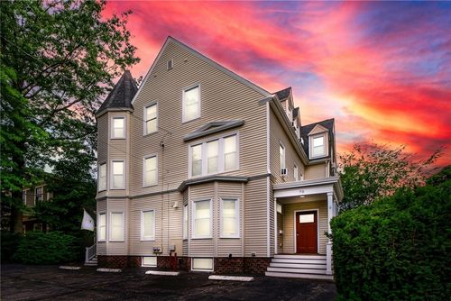 70 Humboldt Ave, Providence, RI, 02906-4533 | Card Image