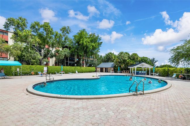 APT-604 - 2200 S Cypress Bend Dr, Condo with 1 bedrooms, 2 bathrooms and null parking in Pompano Beach FL | Image 26