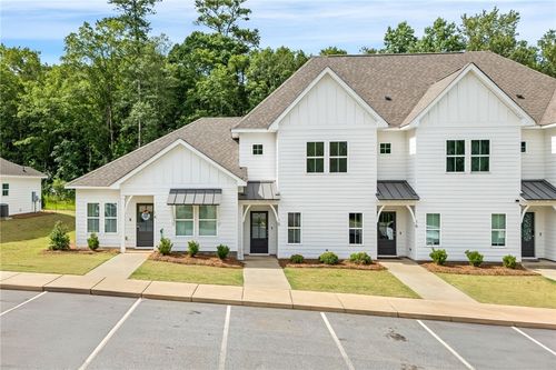 15-630 Village Dr, OPELIKA, AL, 36801-2391 | Card Image