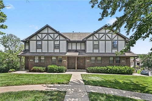 7033 N Fisk Ct, Kansas City, MO, 64151-1642 | Card Image