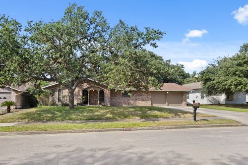 310 De Soto Dr, Universal City, TX, 78148-3131 | Card Image