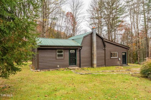 533 Possum Valley Rd, Mountain City, TN, 37683-5001 | Card Image