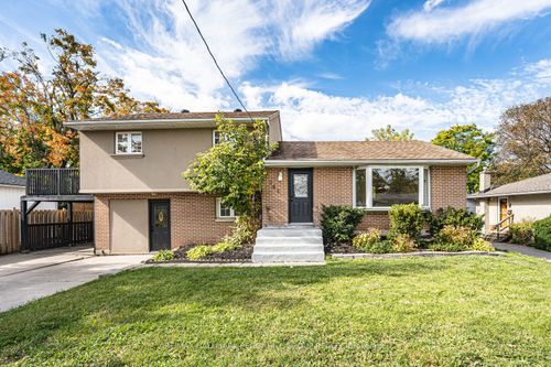 262 Duckworth St, Barrie, ON, L4M3X2 | Card Image