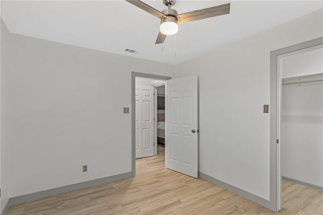 Upstairs Bedroom | Image 20