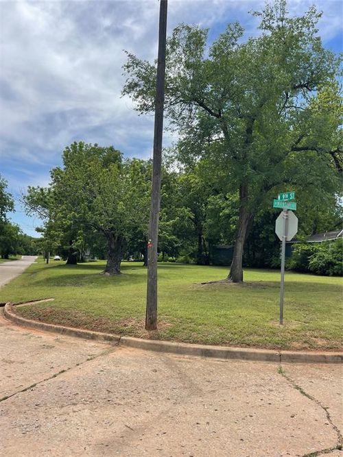 1001 W Mansur Ave, Guthrie, OK, 73044-2756 | Card Image