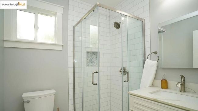 Main House Bathroom 2 | Image 15