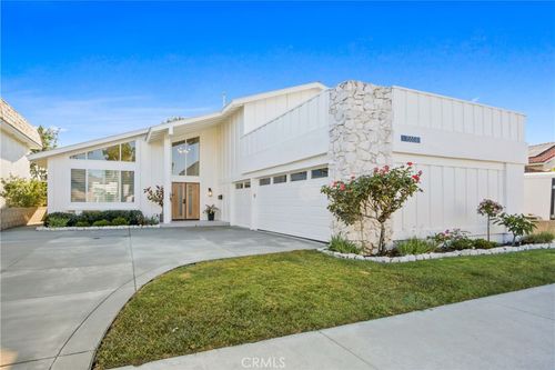 15551 Sunburst Ln, Huntington Beach, CA, 92647-2942 | Card Image