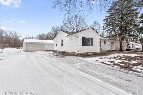 30456 West Rd, New Boston, MI, 48164-9472 | Card Image