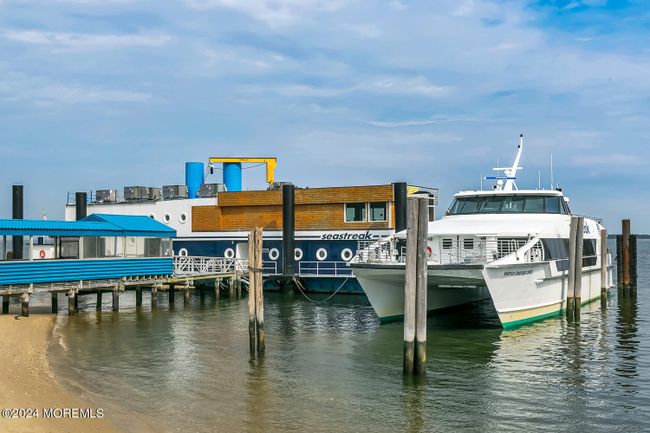 20 Golden Eye Ln, Condo with 3 bedrooms, 4 bathrooms and 2 parking in Port Monmouth NJ | Image 37