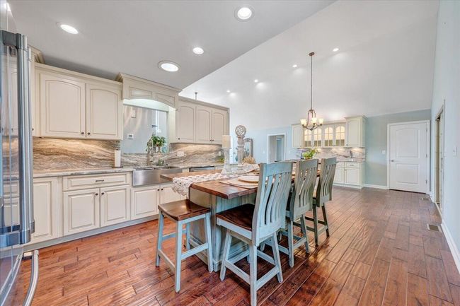 Eat in Kitchen | Image 7
