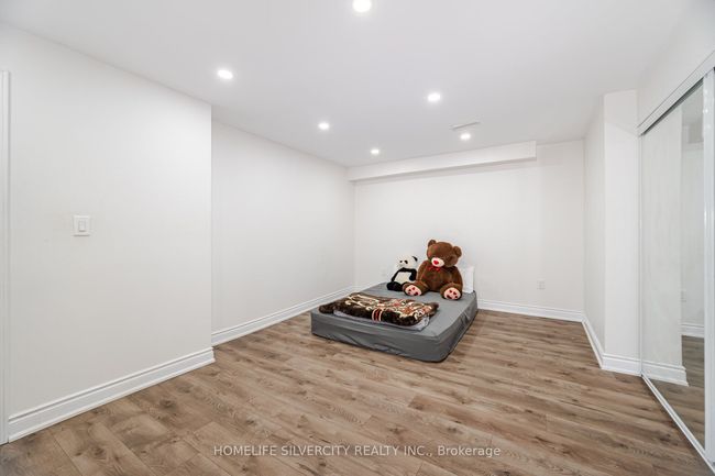 13 Fenchurch Dr, House other with 6 bedrooms, 5 bathrooms and 4 parking in Brampton ON | Image 30